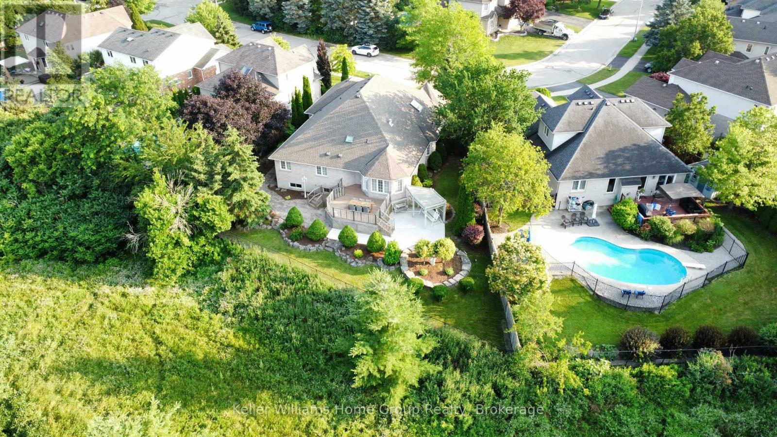 38 Oakridge Crescent, Guelph, Ontario  N1L 1J3 - Photo 4 - X12266645