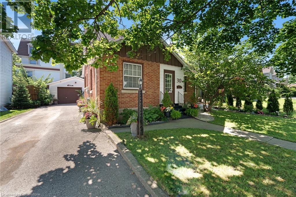 30 Centre Street, Cambridge, Ontario  N1R 4E5 - Photo 2 - 40748385