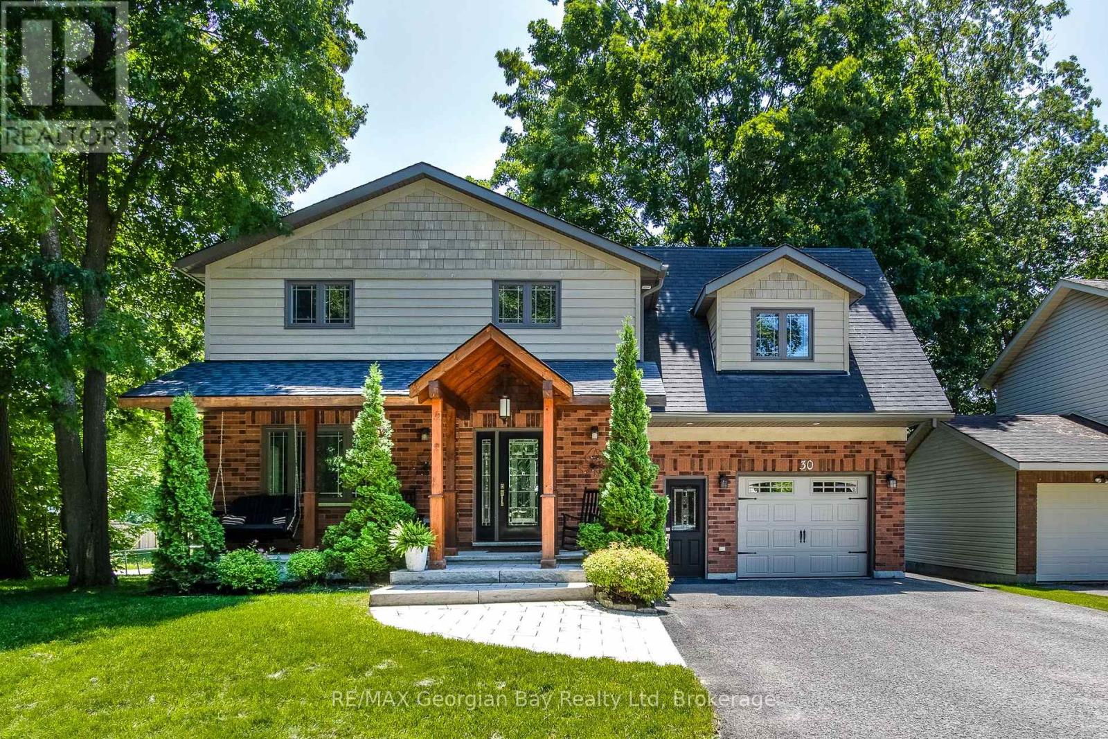 30 Brule Street, Penetanguishene, Ontario  L9M 1J1 - Photo 1 - S12266727