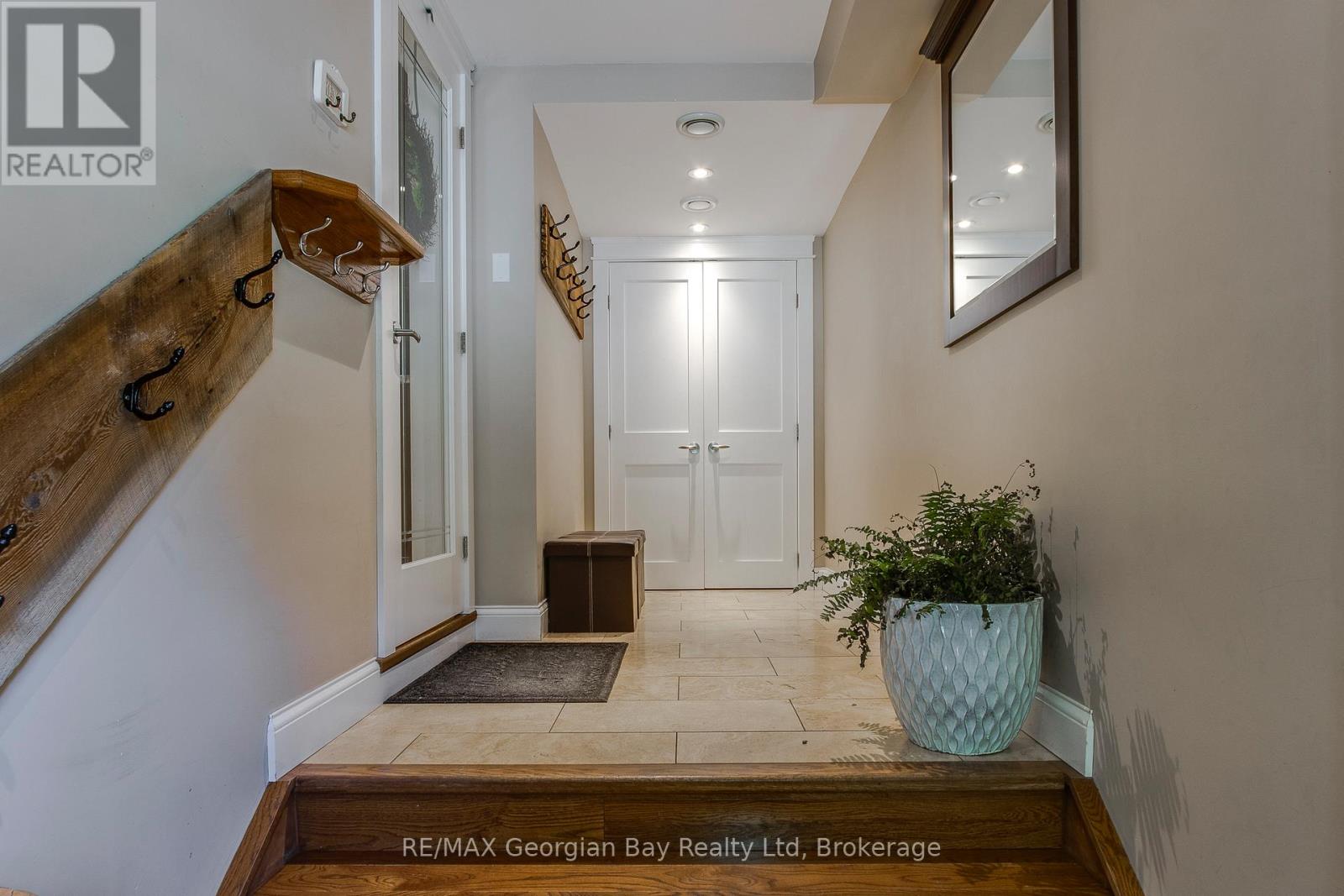 30 Brule Street, Penetanguishene, Ontario  L9M 1J1 - Photo 5 - S12266727