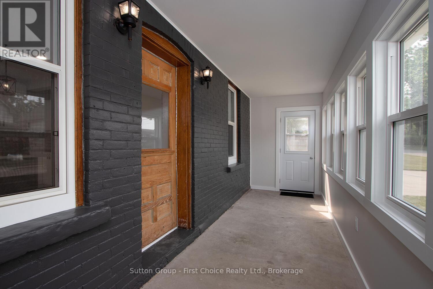 307 Nelson Street, Stratford, Ontario  N5A 2K5 - Photo 6 - X12266728