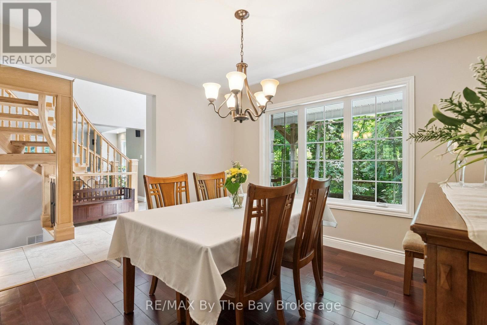 19 Gillespie Trail Se, Essa, Ontario  L3W 0V1 - Photo 12 - N12266899