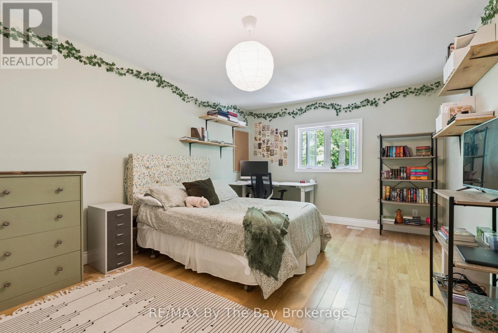 19 Gillespie Trail Se, Essa, Ontario  L3W 0V1 - Photo 26 - N12266899