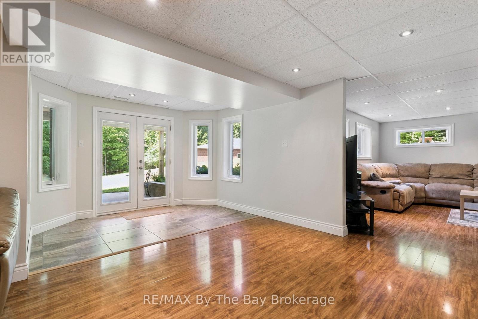19 Gillespie Trail Se, Essa, Ontario  L3W 0V1 - Photo 33 - N12266899