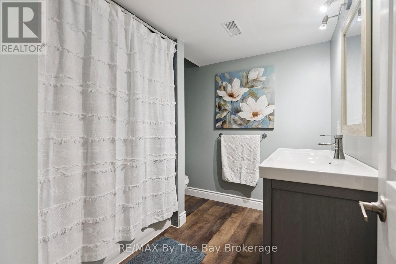 19 Gillespie Trail Se, Essa, Ontario  L3W 0V1 - Photo 35 - N12266899