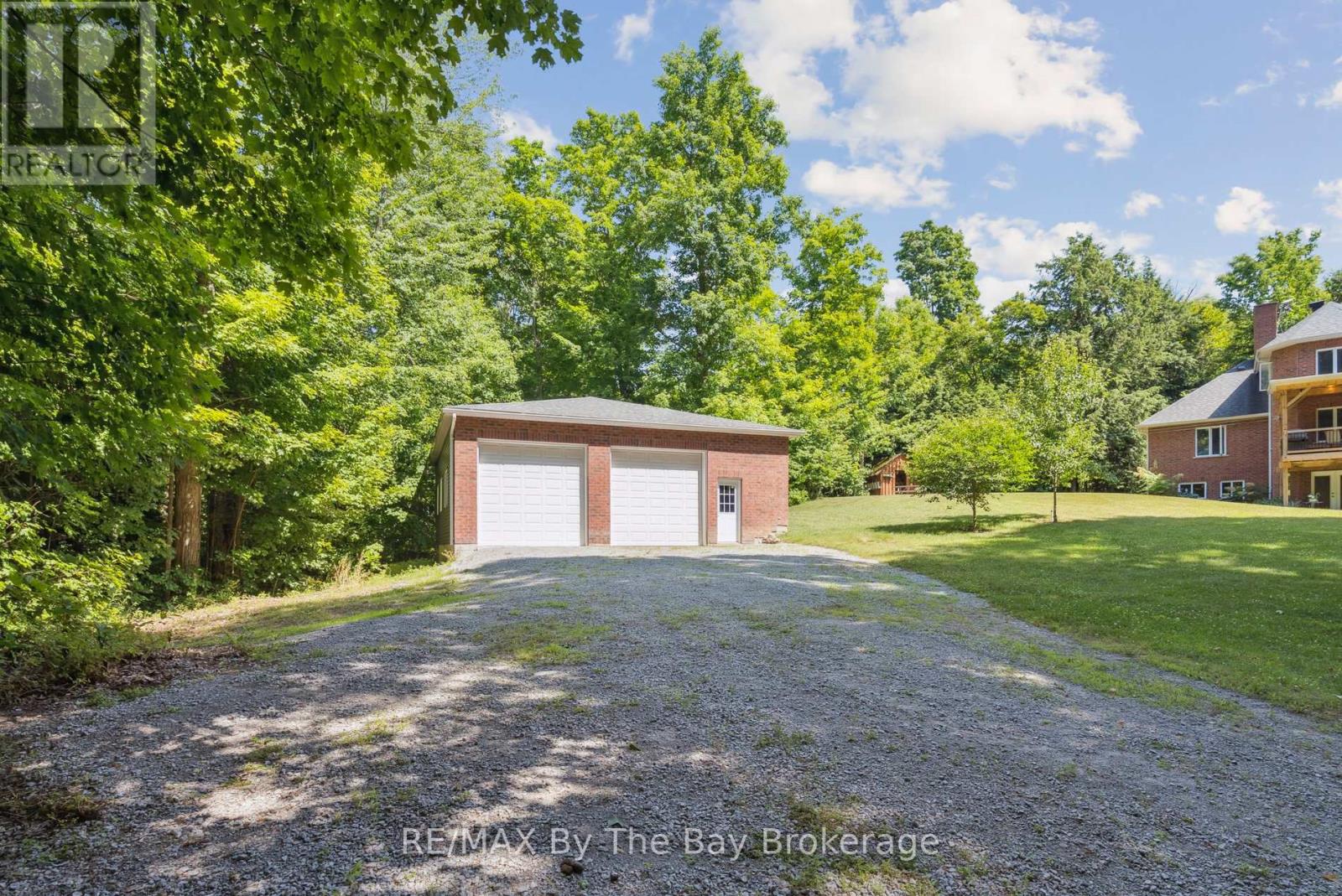 19 Gillespie Trail Se, Essa, Ontario  L3W 0V1 - Photo 45 - N12266899