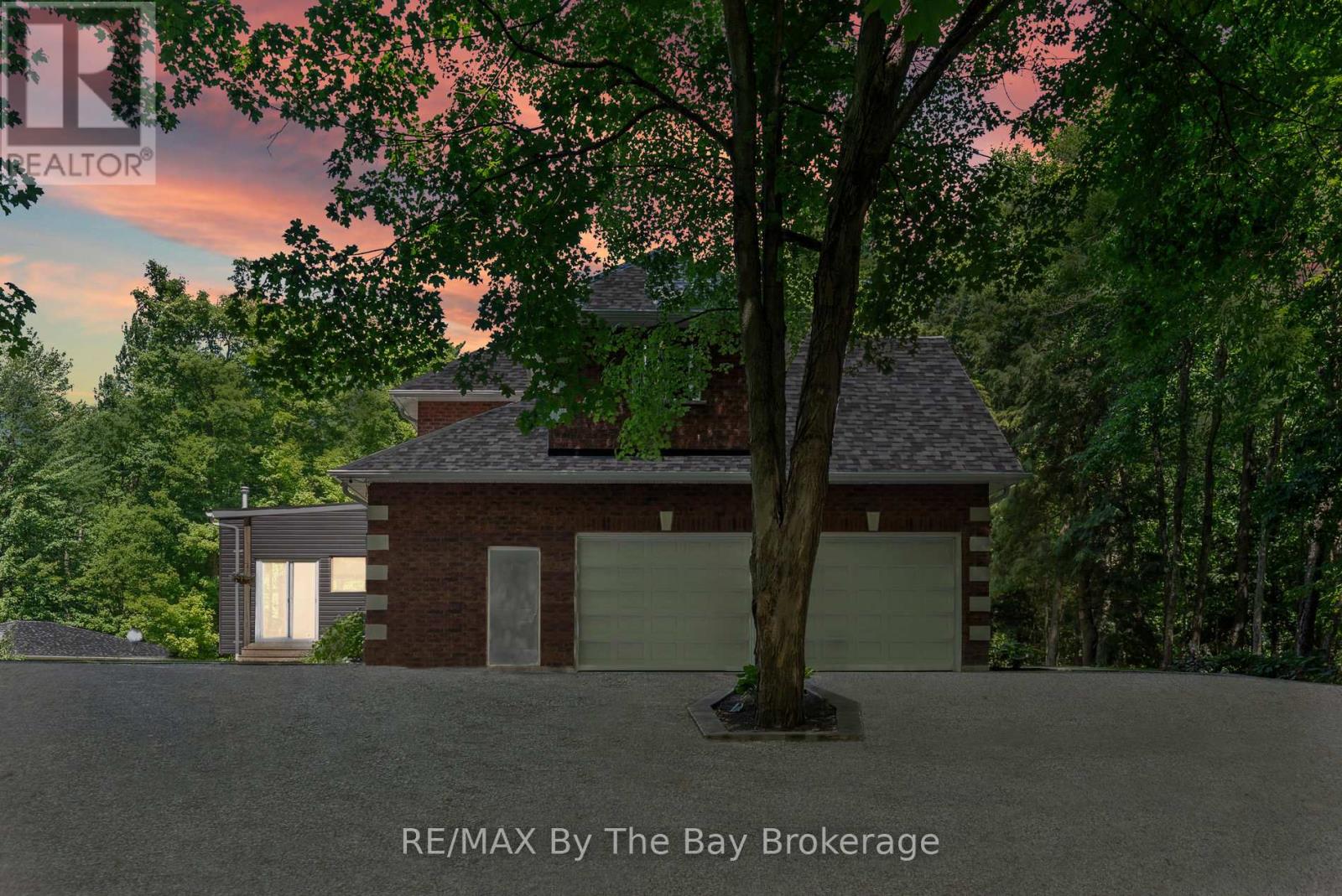 19 Gillespie Trail Se, Essa, Ontario  L3W 0V1 - Photo 50 - N12266899