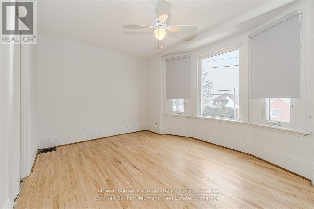 73 Terrace Hill Street, Brantford, Ontario  N3R 1G2 - Photo 14 - X12266802