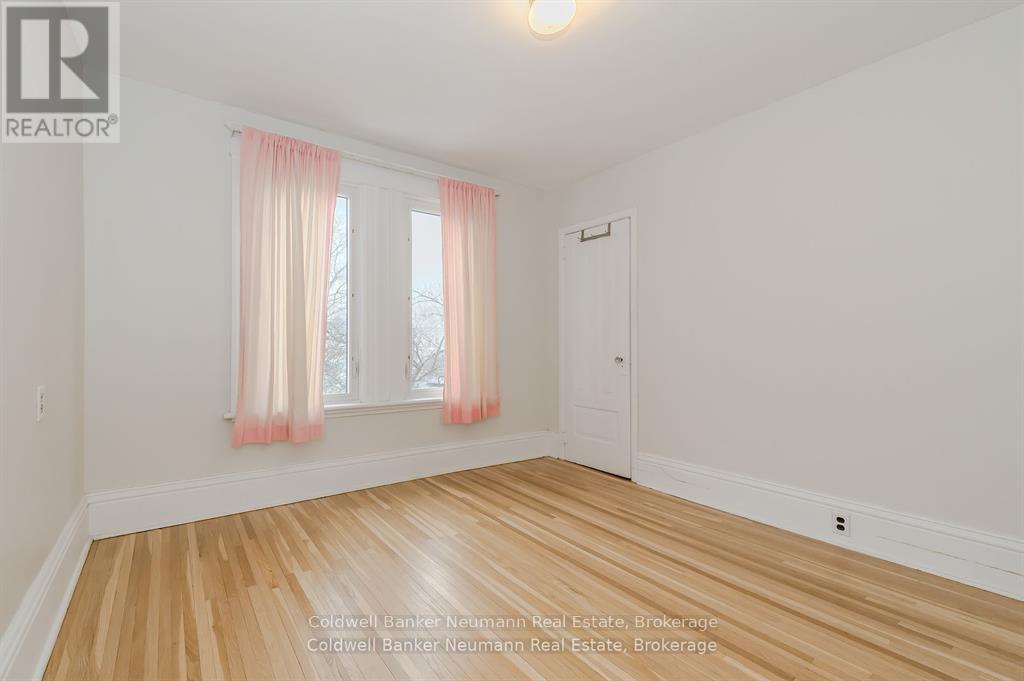 73 Terrace Hill Street, Brantford, Ontario  N3R 1G2 - Photo 17 - X12266802
