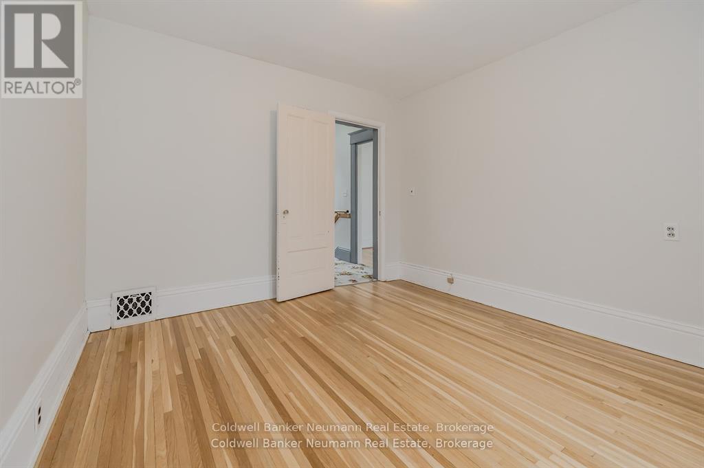 73 Terrace Hill Street, Brantford, Ontario  N3R 1G2 - Photo 18 - X12266802