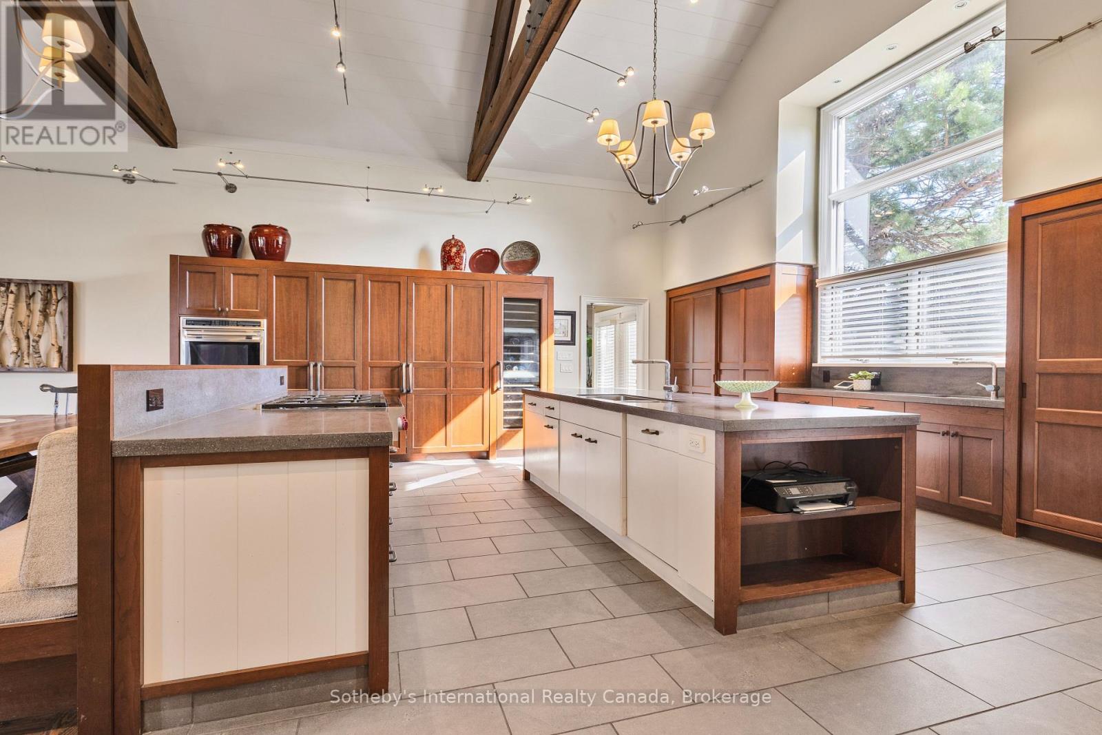 160 Grand Cypress Lane, Blue Mountains, Ontario  L9Y 0K8 - Photo 12 - X12266813