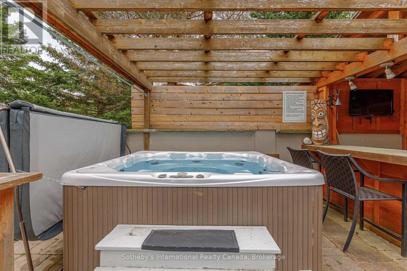 160 Grand Cypress Lane, Blue Mountains, Ontario  L9Y 0K8 - Photo 38 - X12266813