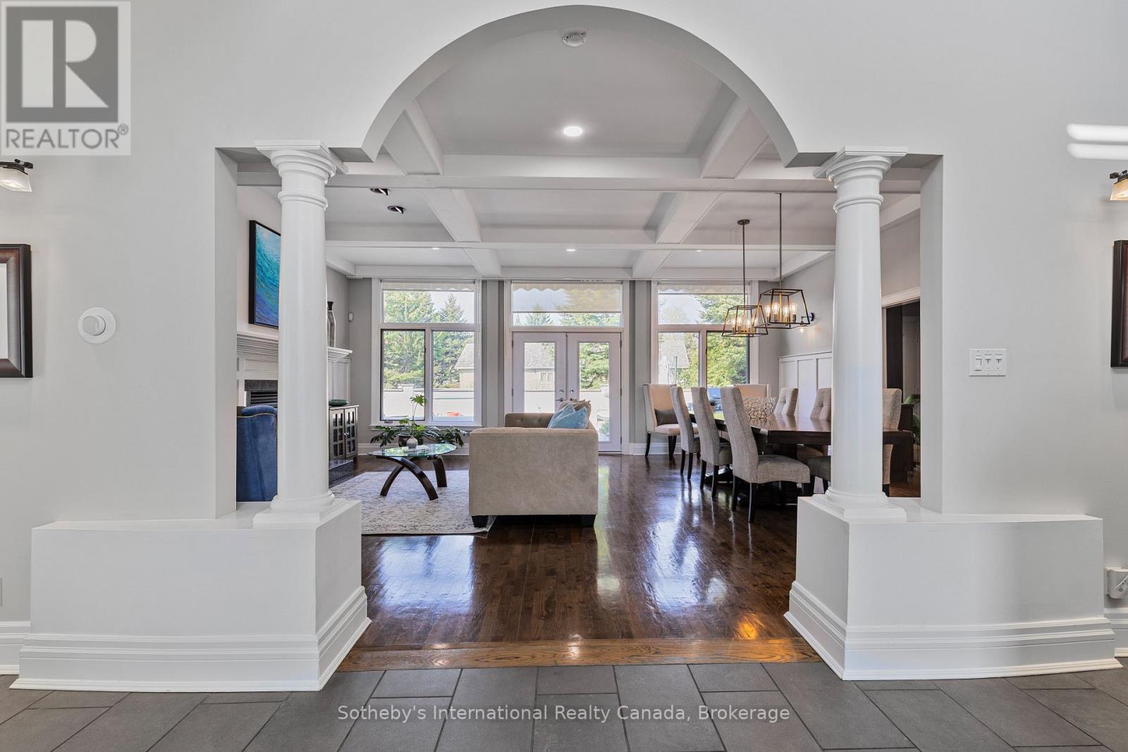 160 Grand Cypress Lane, Blue Mountains, Ontario  L9Y 0K8 - Photo 4 - X12266813