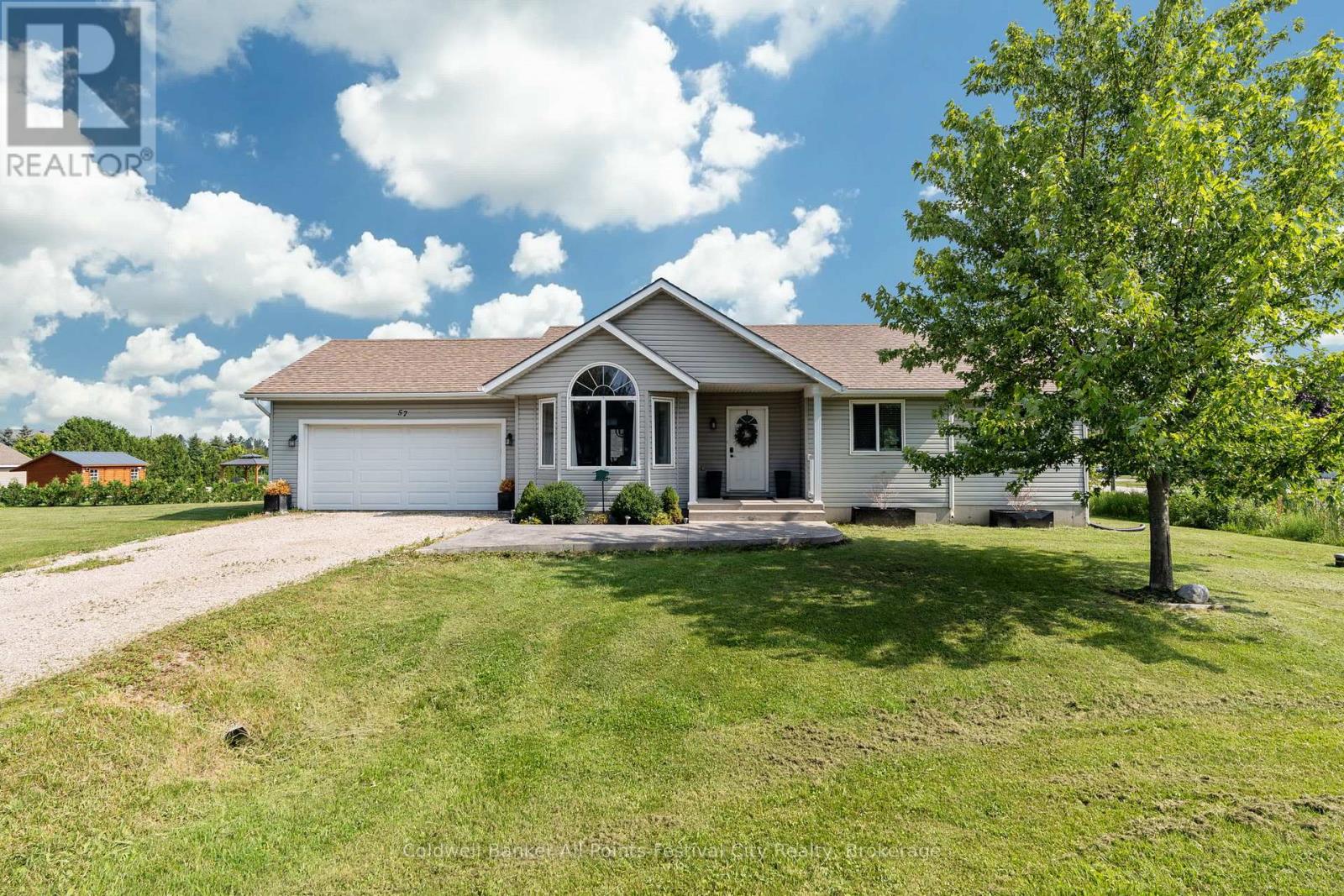 57 Market Street, Ashfield-Colborne-Wawanosh, Ontario  N7A 3X9 - Photo 1 - X12266870