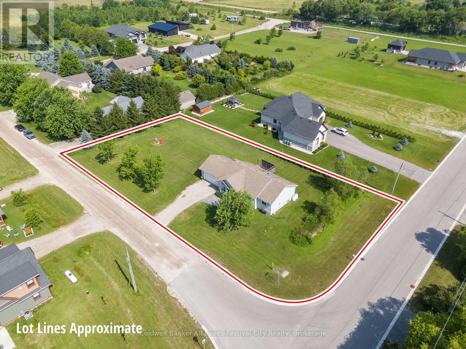 57 Market Street, Ashfield-Colborne-Wawanosh, Ontario  N7A 3X9 - Photo 2 - X12266870