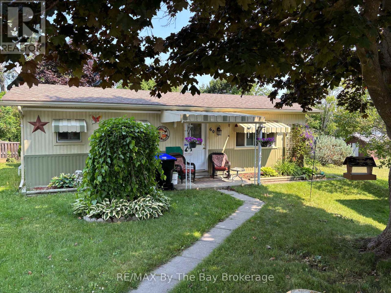 60 Flora Drive, Innisfil, Ontario  L9S 1R1 - Photo 23 - N12266983