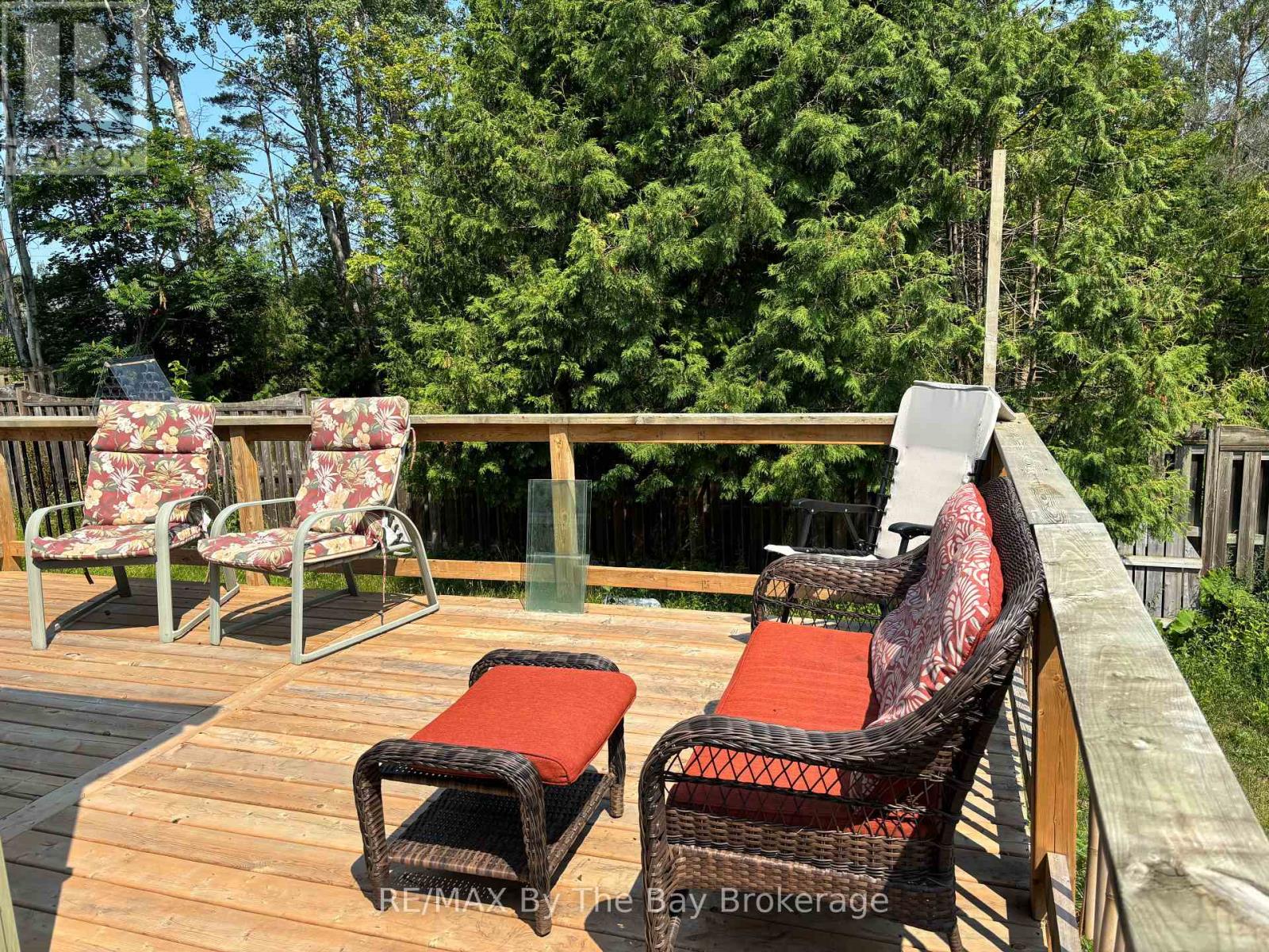 60 Flora Drive, Innisfil, Ontario  L9S 1R1 - Photo 3 - N12266983