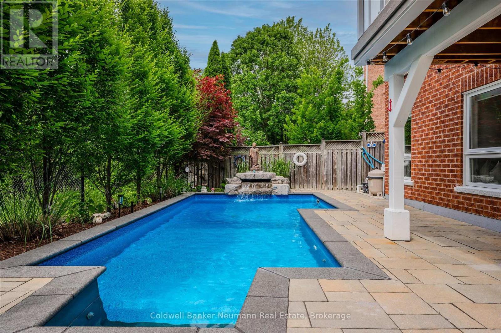 5248 Nova Crescent, Burlington, Ontario  L7L 7B8 - Photo 2 - W12267104