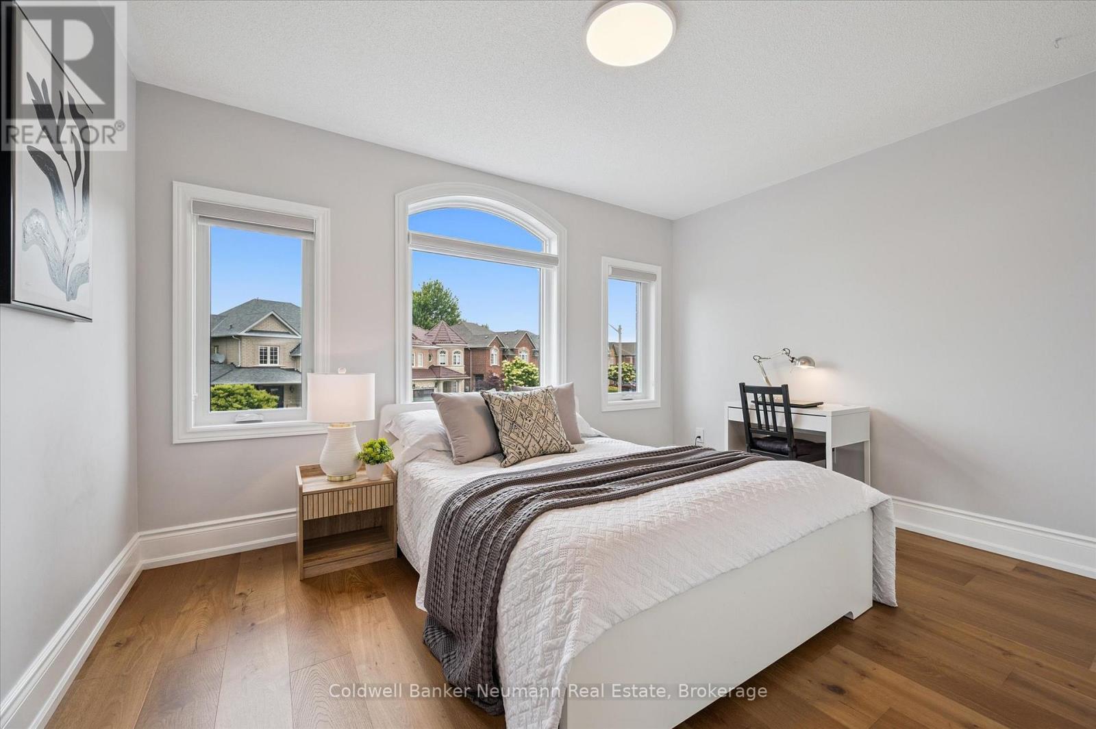 5248 Nova Crescent, Burlington, Ontario  L7L 7B8 - Photo 22 - W12267104