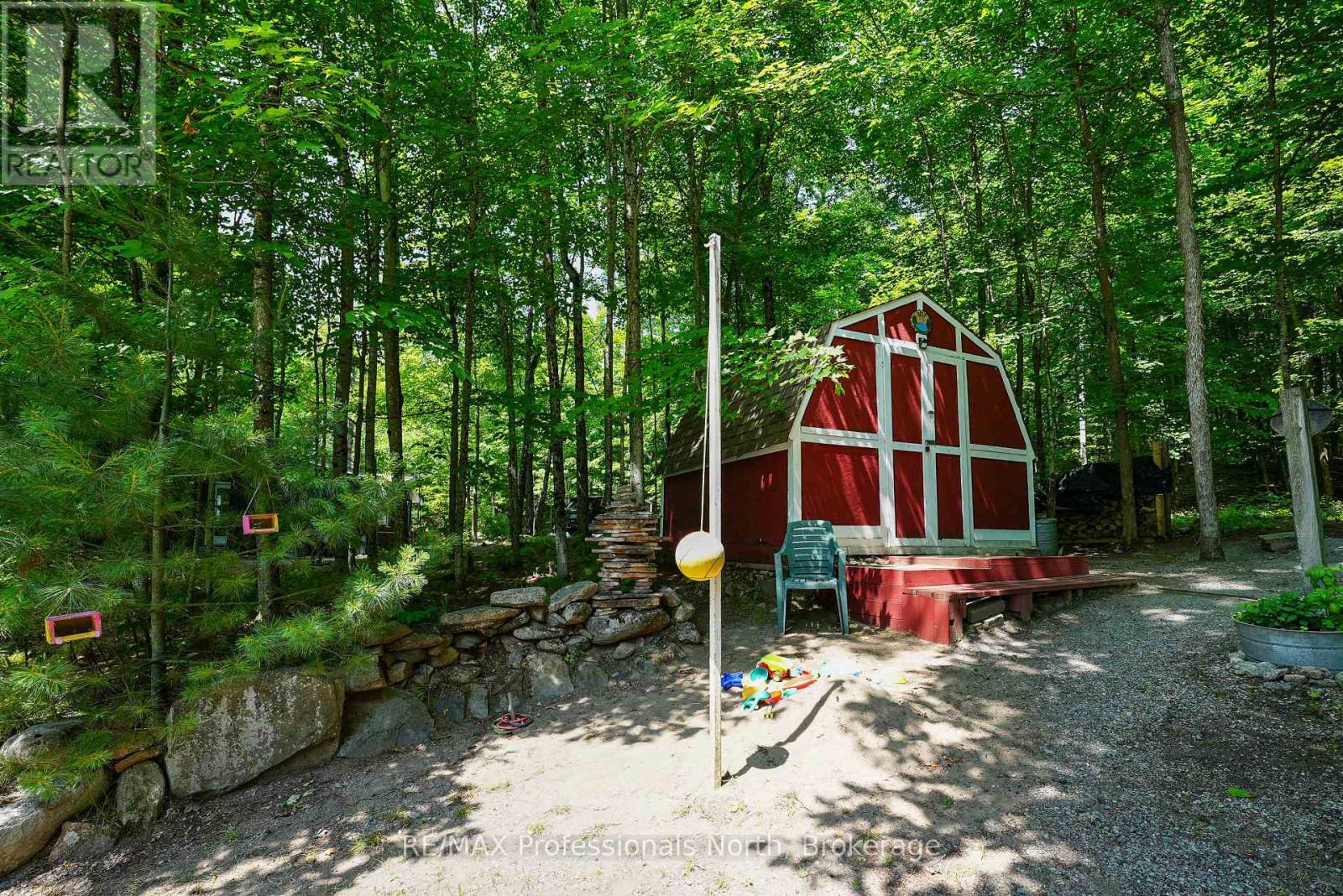 1089 Autumn Lane, Dysart Et Al, Ontario  K0M 1S0 - Photo 33 - X12267040