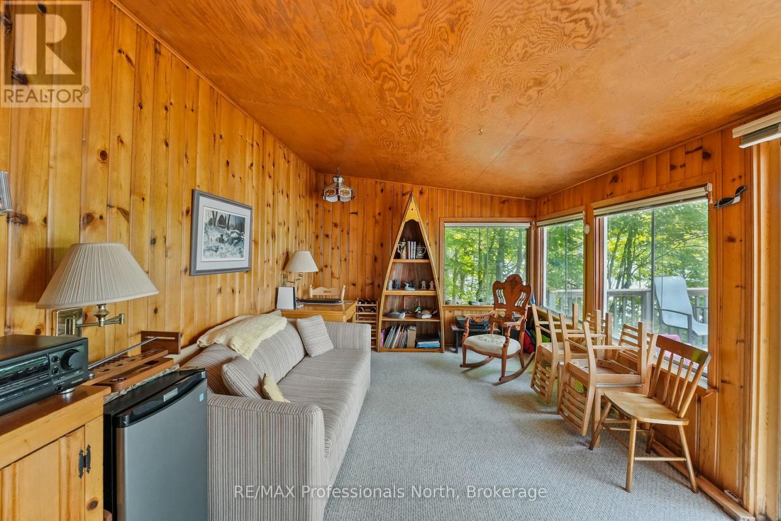 1089 Autumn Lane, Dysart Et Al, Ontario  K0M 1S0 - Photo 36 - X12267040