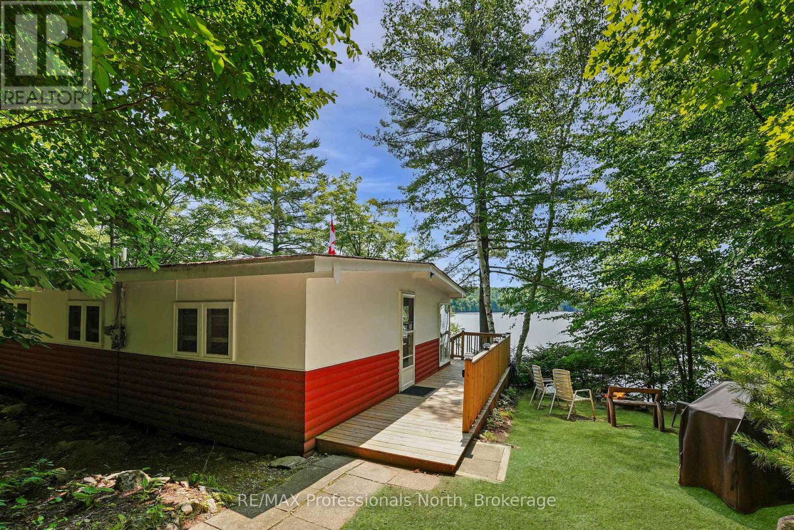 1089 Autumn Lane, Dysart Et Al, Ontario  K0M 1S0 - Photo 42 - X12267040