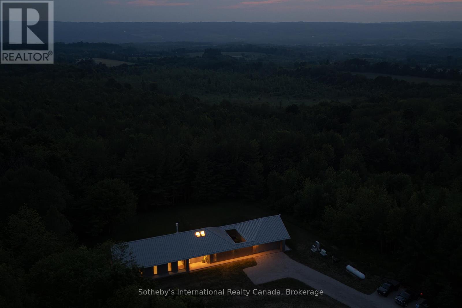 395910 11th Line, Blue Mountains, Ontario  N0H 1J0 - Photo 4 - X12267041