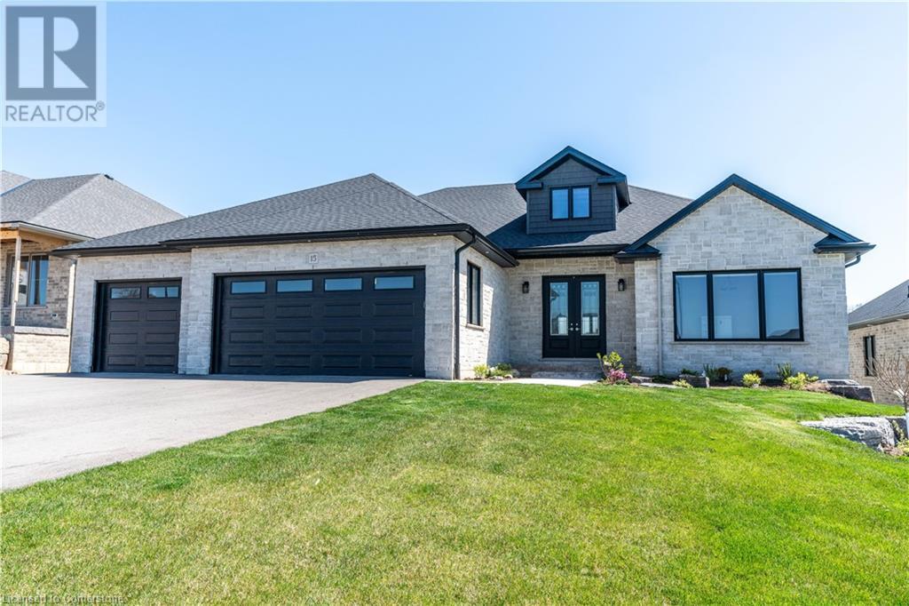 15 HUDSON Drive, Brantford, Ontario
