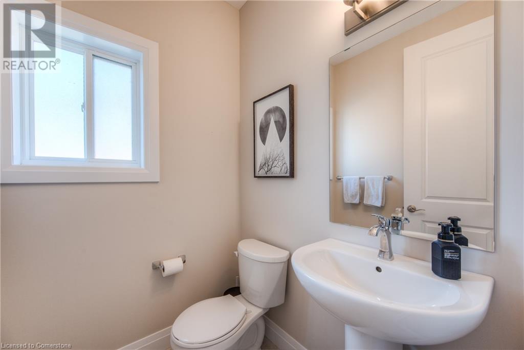 537 Valhalla Crescent Unit# Upper A, Waterloo, Ontario  N2T 2J7 - Photo 5 - 40748450