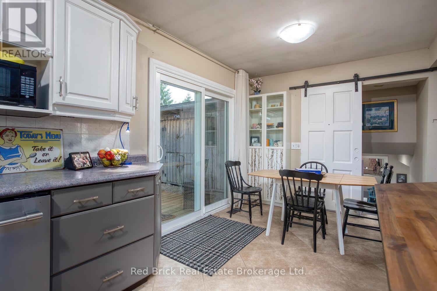 302 Ross Avenue, Kitchener, Ontario  N2A 1V6 - Photo 13 - X12267253