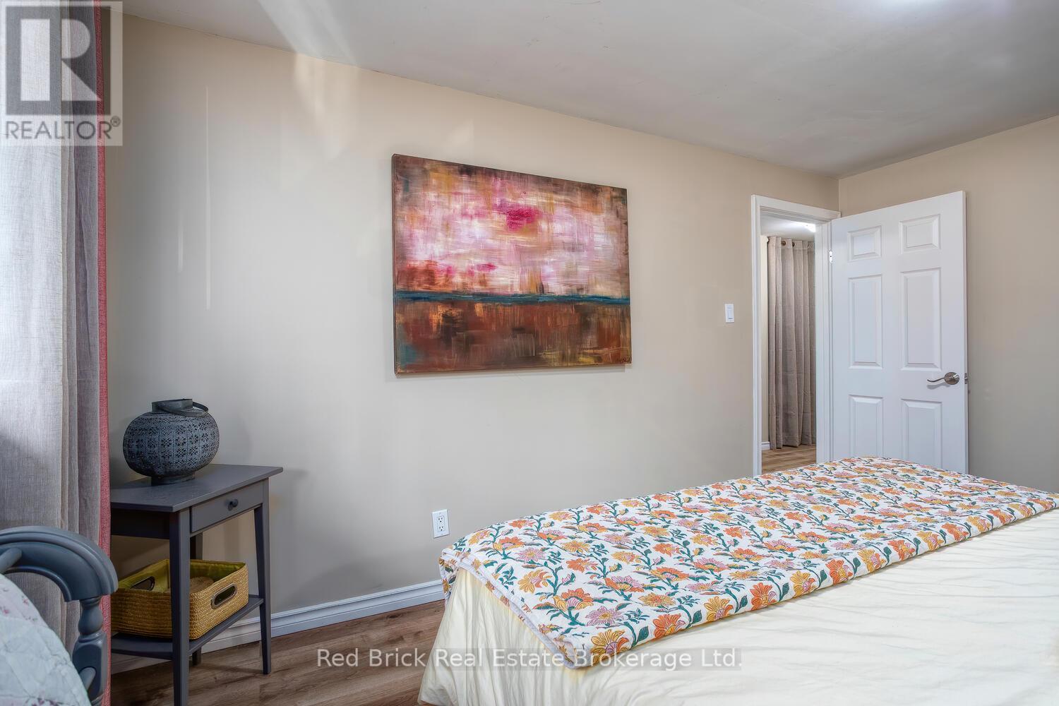 302 Ross Avenue, Kitchener, Ontario  N2A 1V6 - Photo 18 - X12267253
