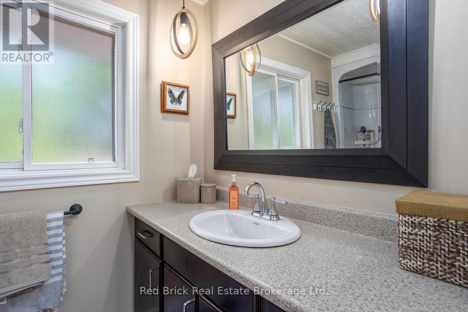 302 Ross Avenue, Kitchener, Ontario  N2A 1V6 - Photo 24 - X12267253