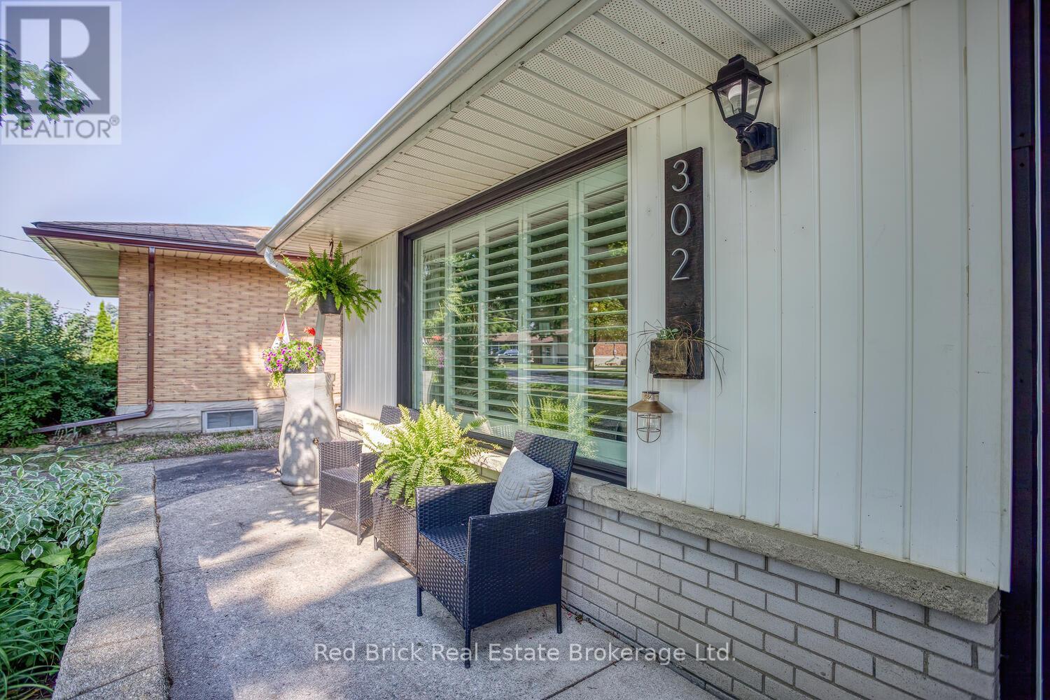302 Ross Avenue, Kitchener, Ontario  N2A 1V6 - Photo 3 - X12267253