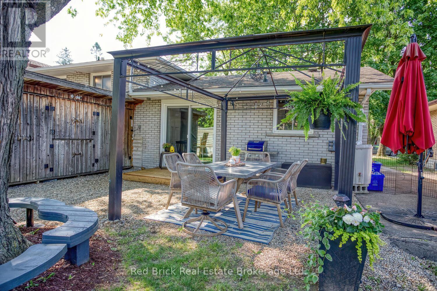 302 Ross Avenue, Kitchener, Ontario  N2A 1V6 - Photo 46 - X12267253