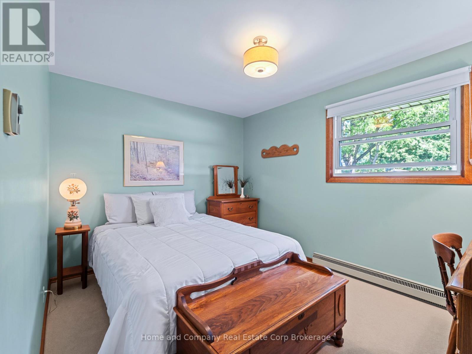 69 Water Street, Huron East, Ontario  N0K 1G0 - Photo 18 - X12267316