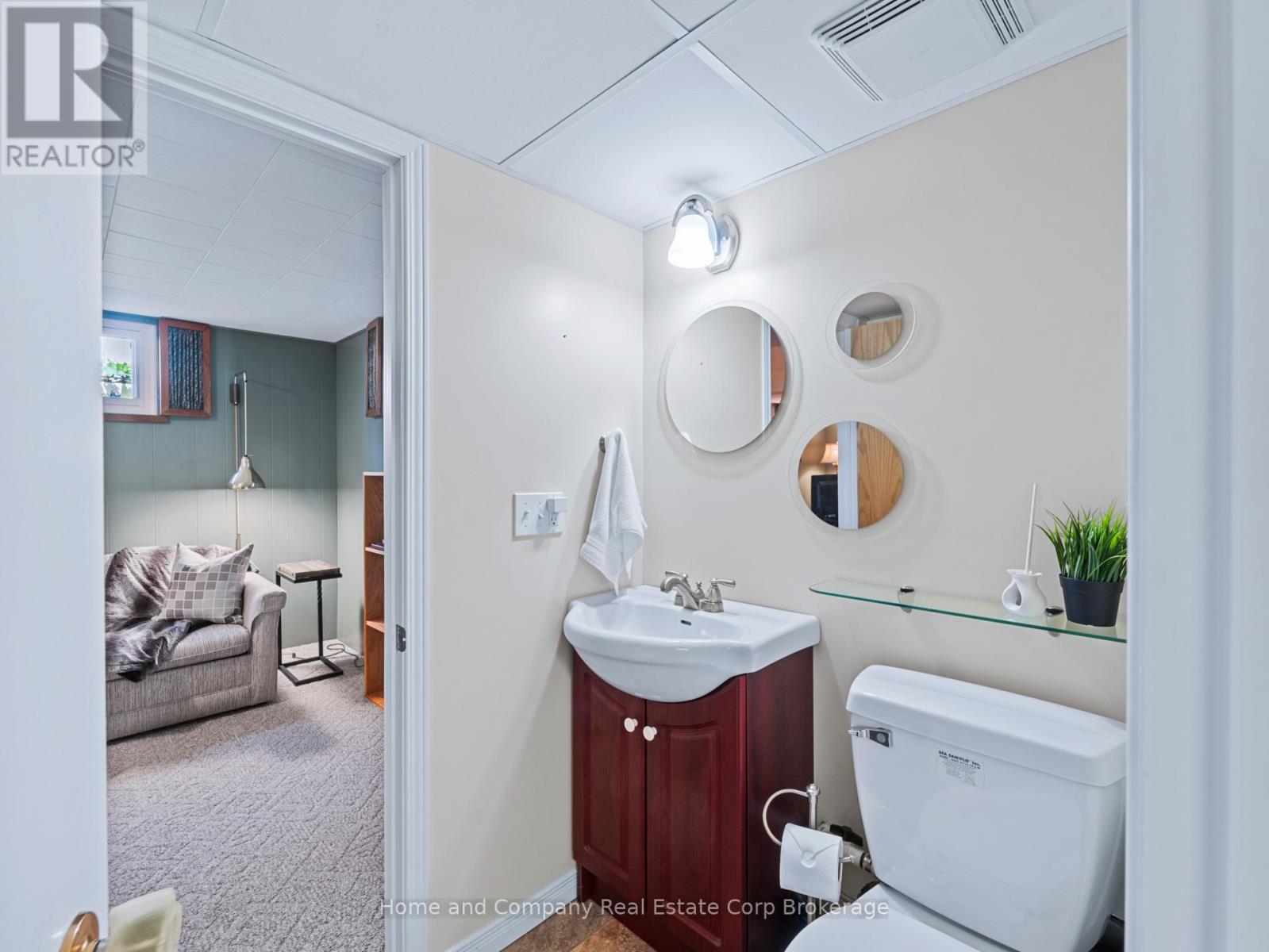 69 Water Street, Huron East, Ontario  N0K 1G0 - Photo 24 - X12267316