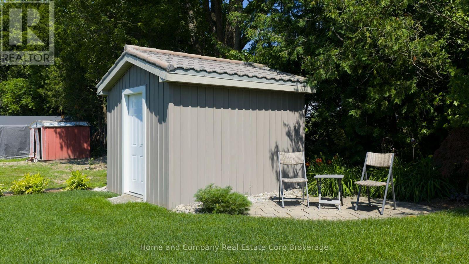 69 Water Street, Huron East, Ontario  N0K 1G0 - Photo 5 - X12267316