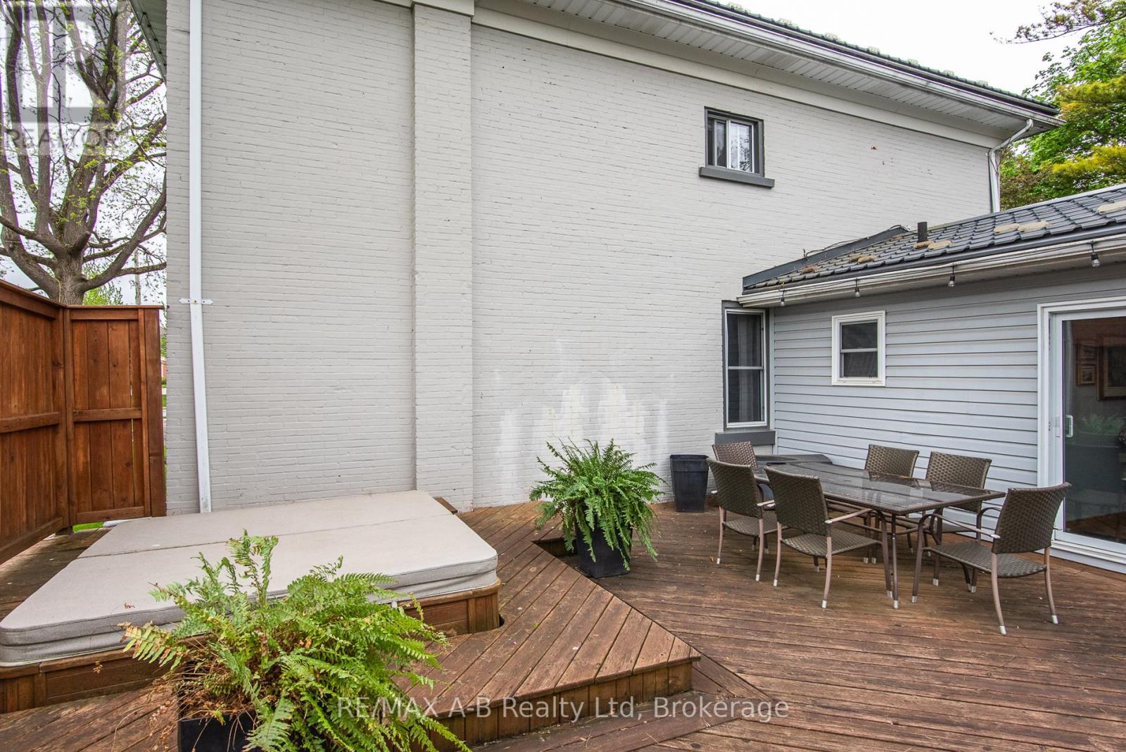 22 Mill Street E, Perth East, Ontario  N0K 1M0 - Photo 5 - X12267422