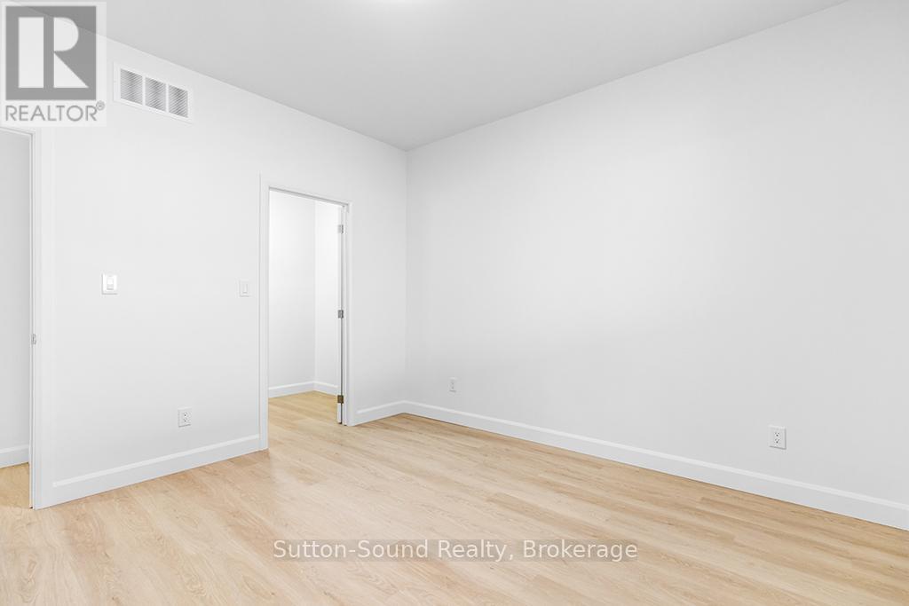 202 - 535 Isaac Street, South Bruce Peninsula, Ontario  N0H 2T0 - Photo 12 - X12267607