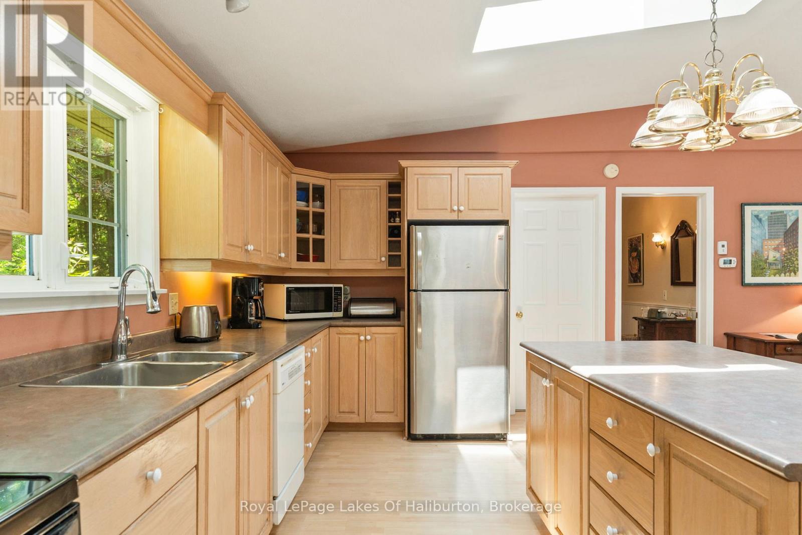 1700 Kushog Lake Road, Algonquin Highlands, Ontario  K0M 1S0 - Photo 9 - X12267723