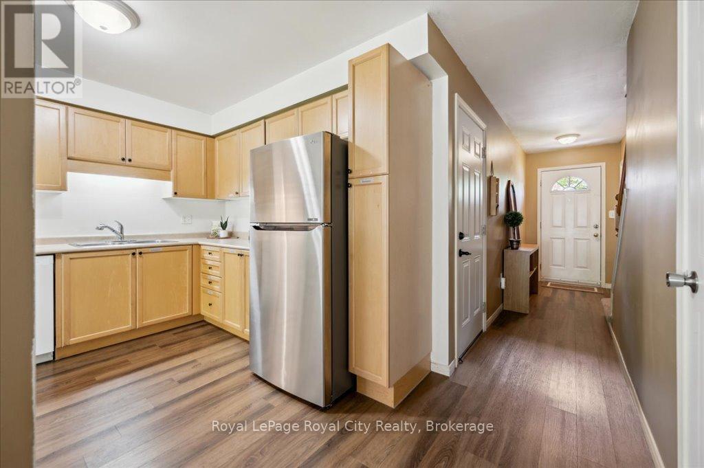 69 Roehampton Crescent, Guelph, Ontario  N1L 1M8 - Photo 12 - X12267857