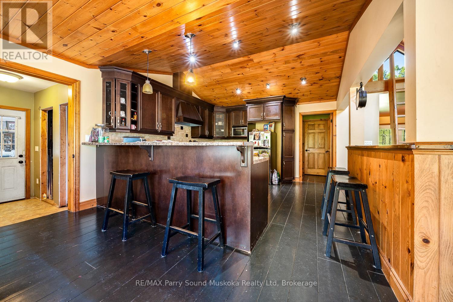 246 High Street, Georgian Bay, Ontario  P0C 1H0 - Photo 12 - X12268161