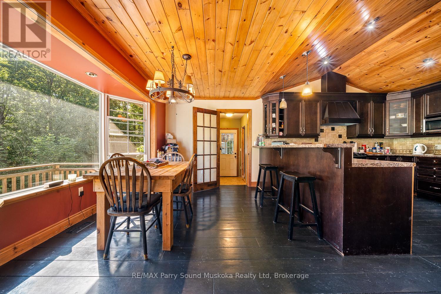 246 High Street, Georgian Bay, Ontario  P0C 1H0 - Photo 14 - X12268161