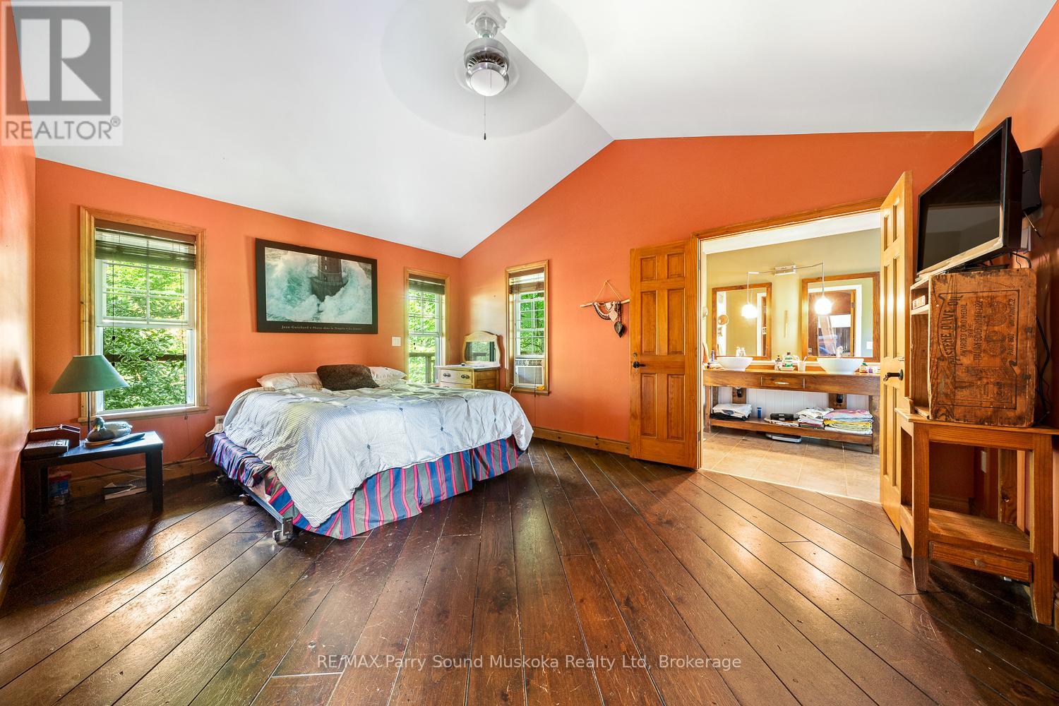 246 High Street, Georgian Bay, Ontario  P0C 1H0 - Photo 17 - X12268161