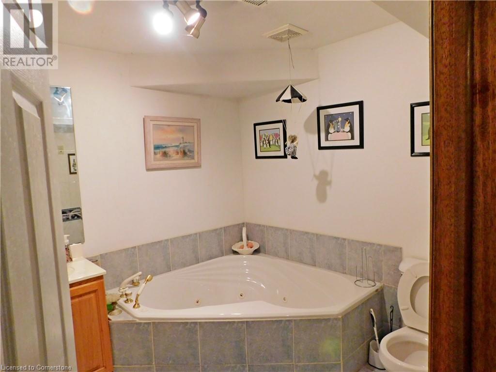 4916 Thirty Road N, Beamsville, Ontario  L3J 1W2 - Photo 34 - 40748792