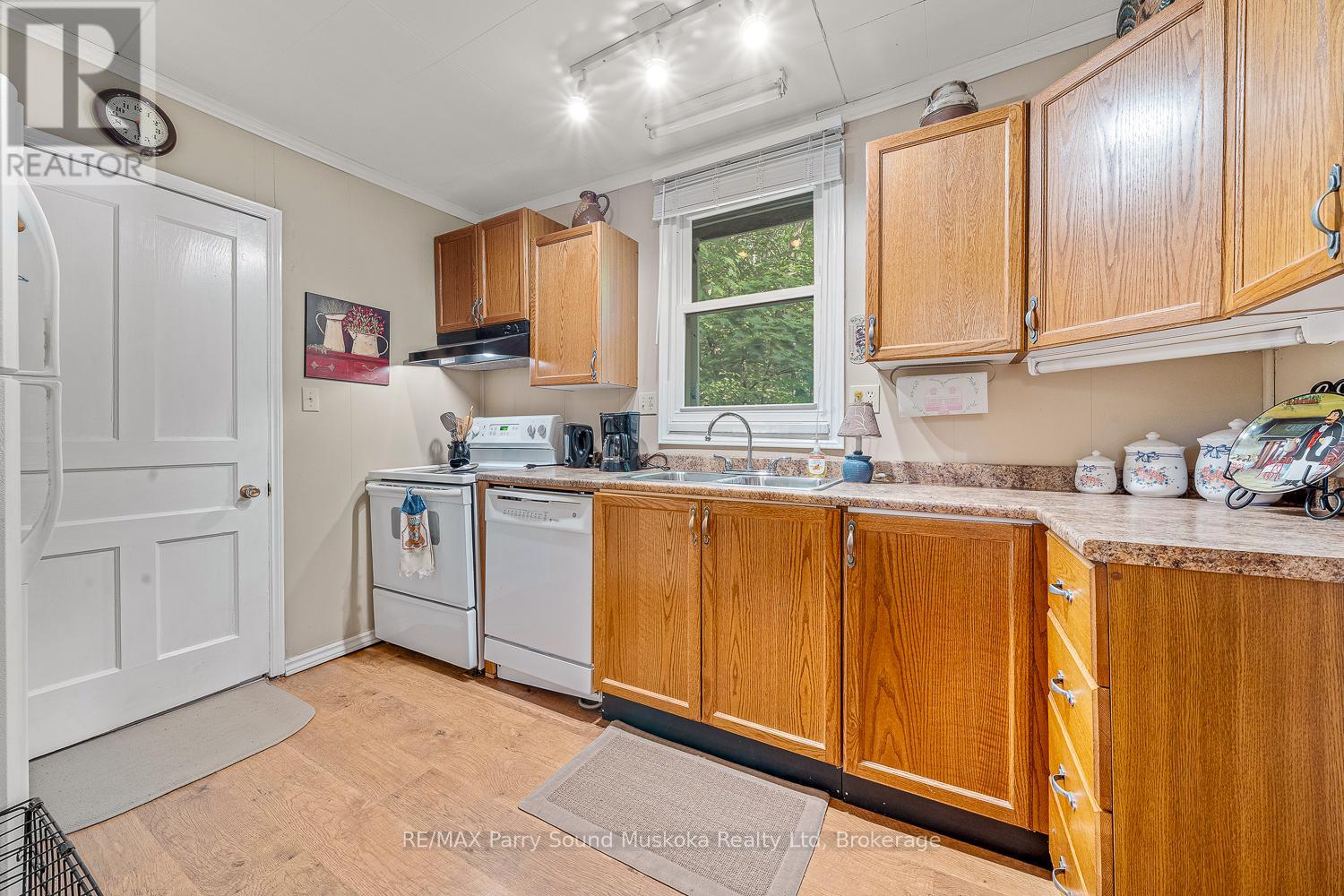28307 Wahwashkesh Lake, Whitestone, Ontario  P0A 1G0 - Photo 40 - X12268465