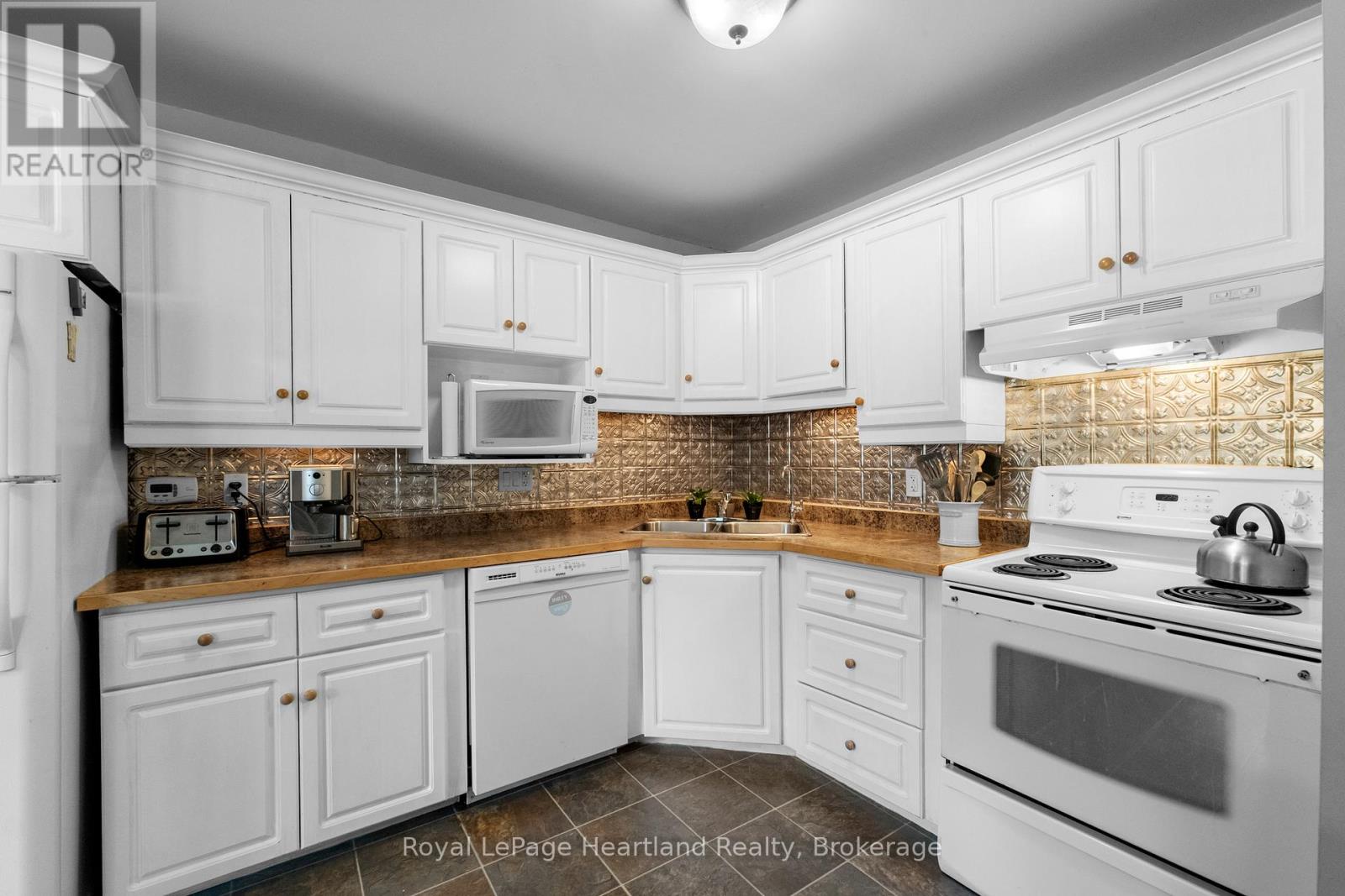 38480 Blyth Road, Ashfield-Colborne-Wawanosh, Ontario  N0M 1E0 - Photo 8 - X12268843
