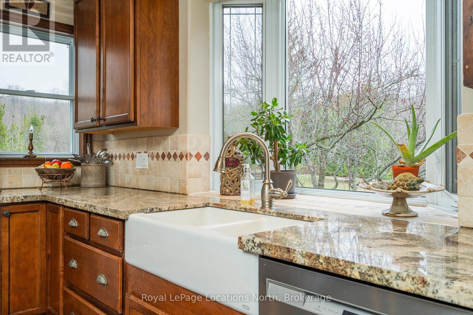 635017 Pretty River Road, Blue Mountains, Ontario  L0M 1P0 - Photo 21 - X12269269