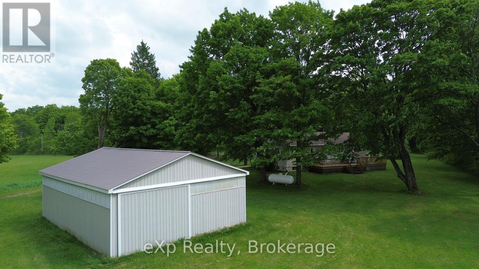 544267 Bell's Lake Road, West Grey, Ontario  N0C 1H0 - Photo 31 - X12269311