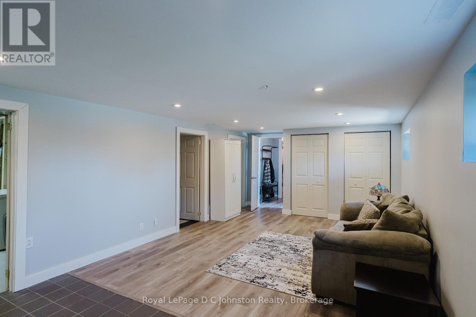415 Wellington Street, Saugeen Shores, Ontario  N0H 2C0 - Photo 25 - X12269479